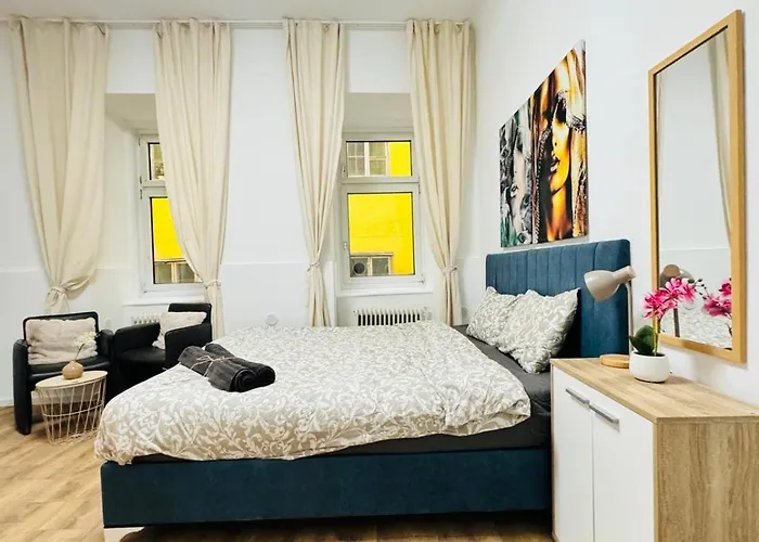 شقة 5br Only 10-min Walk To Matzleinsdorfer Platz فيينا
