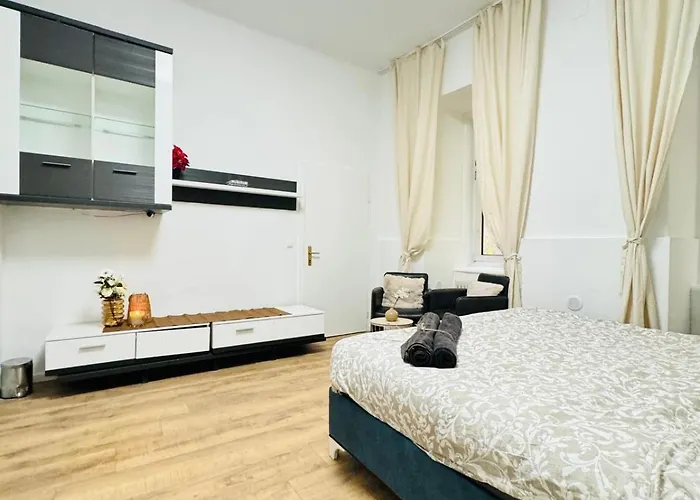 5br Only 10-min Walk To Matzleinsdorfer Platz Daire Viyana