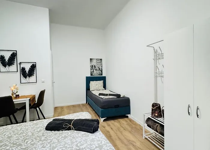 5br Only 10-min Walk To Matzleinsdorfer Platz Viyana