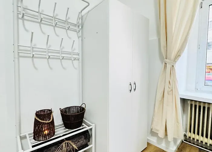 5br Only 10-min Walk To Matzleinsdorfer Platz *