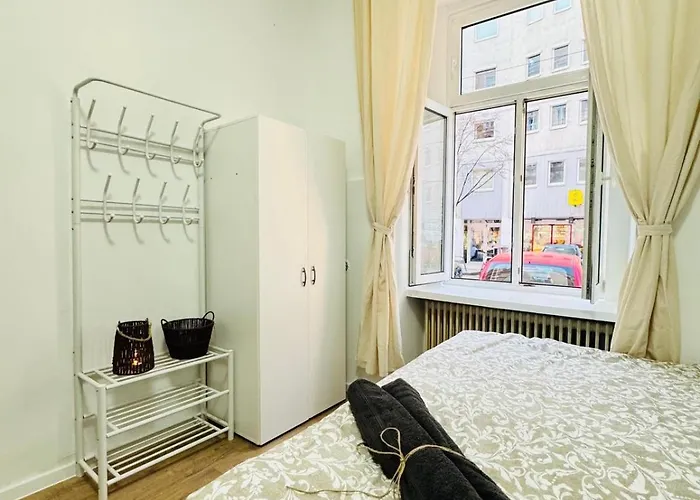 5br Only 10-min Walk To Matzleinsdorfer Platz