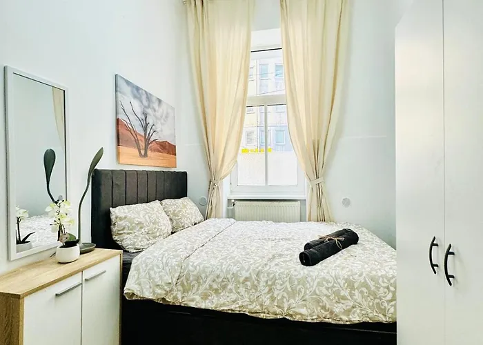 شقة 5br Only 10-min Walk To Matzleinsdorfer Platz فيينا
