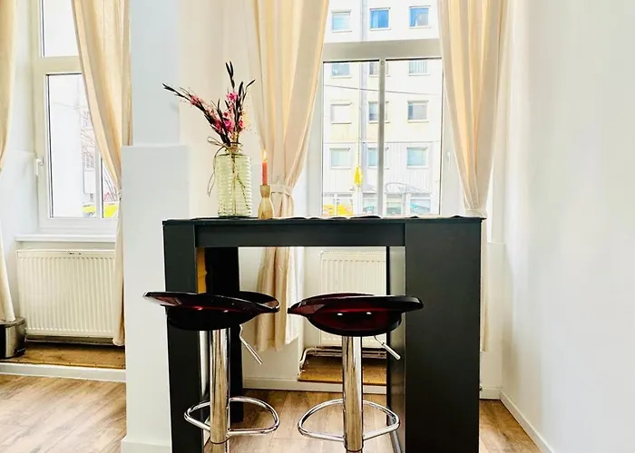 5br Only 10-min Walk To Matzleinsdorfer Platz * Viyana