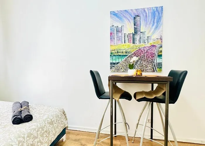 شقة 5br Only 10-min Walk To Matzleinsdorfer Platz فيينا